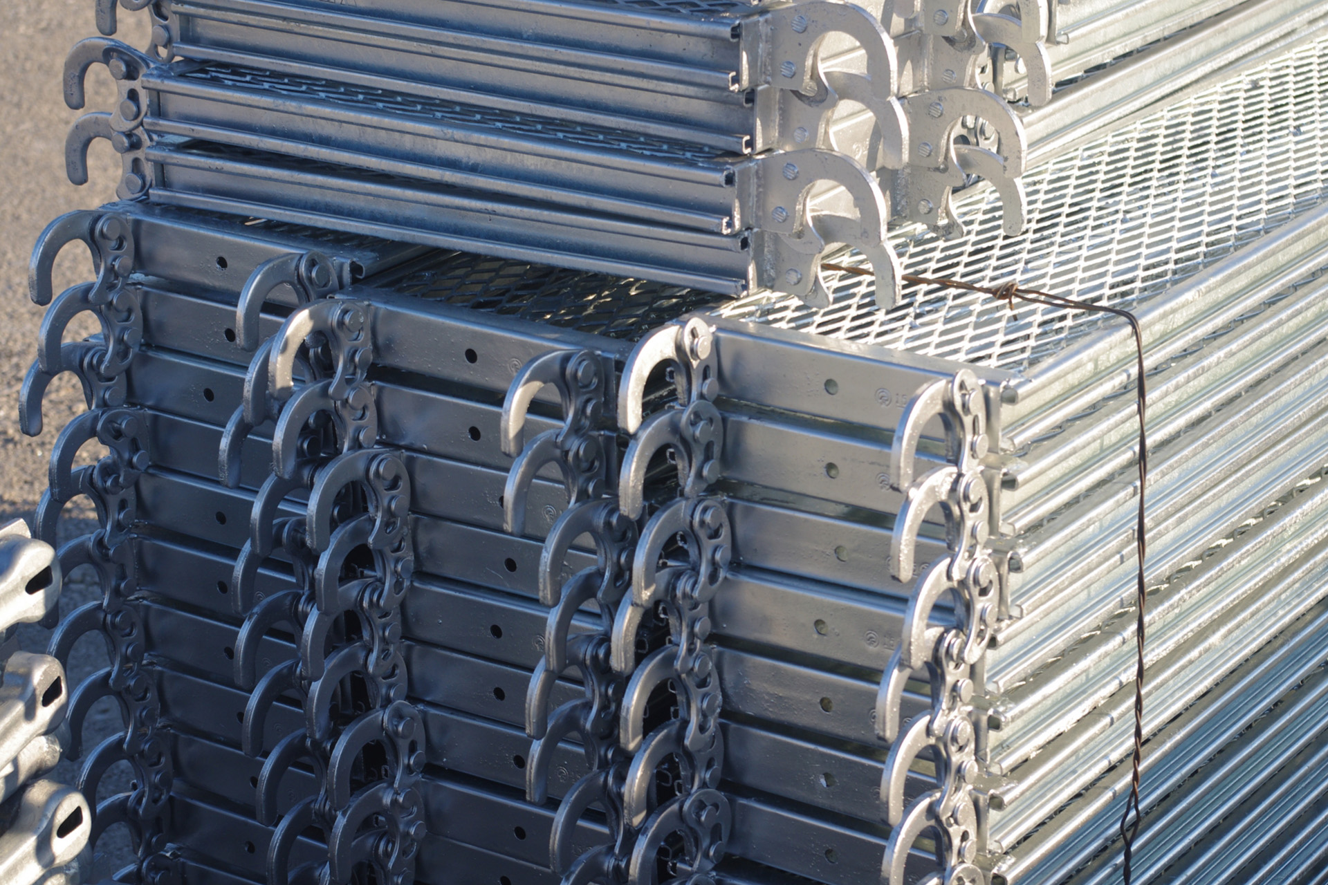 積み上げられた足場